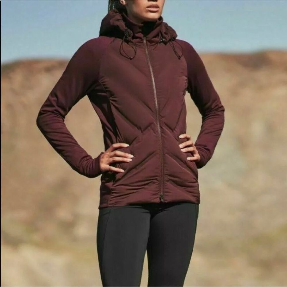 NWOT Athleta Inlet Jacket in Antique Burgundy with Removeable Hood